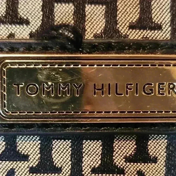 TOMMY HILFIGER SHOULDER BAG - Picture 3 of 8